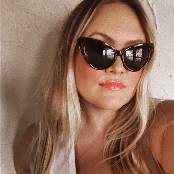 Chic Tortoise Shell Style Cat Eye Sunnies - Picture 8 of 15